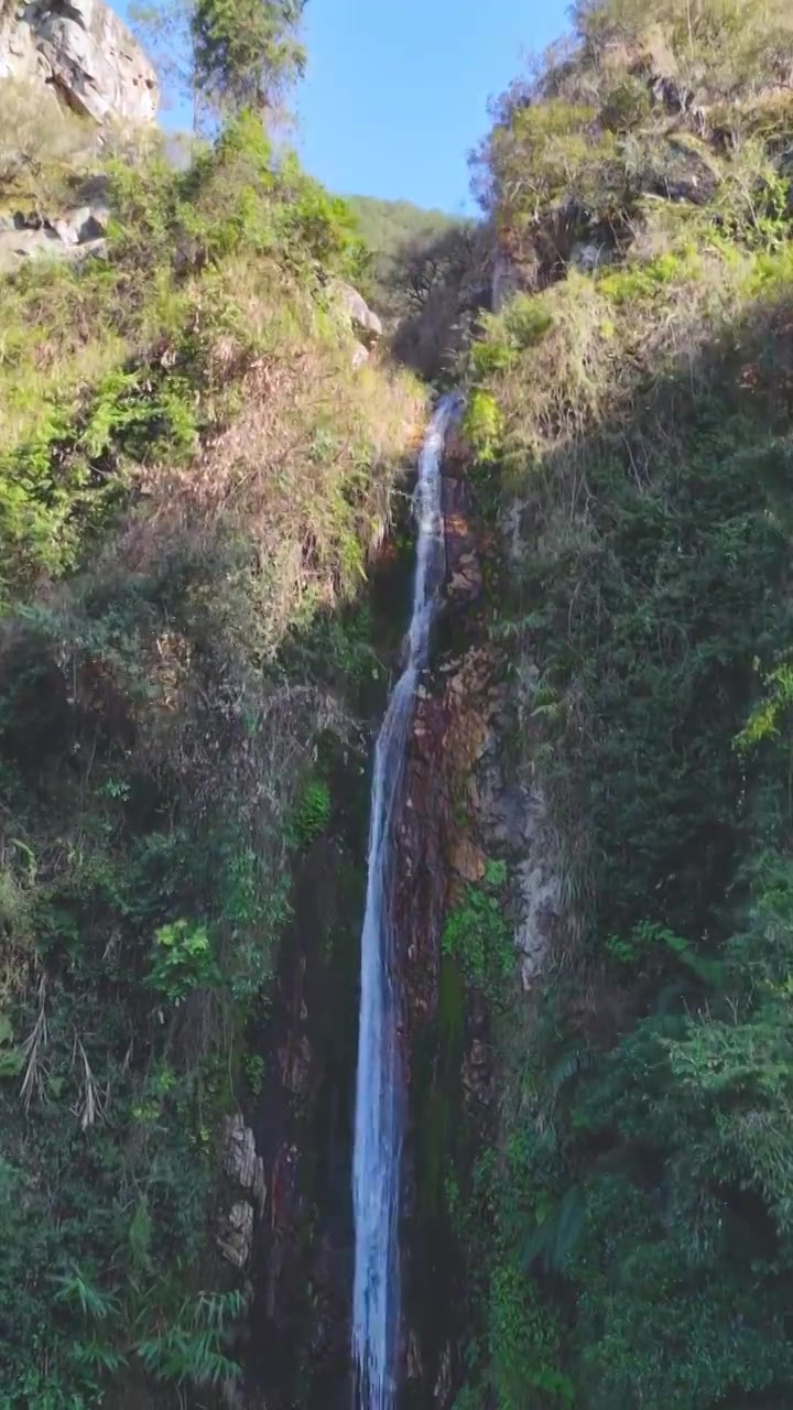 蕉岭县龙潭飞瀑航拍视频素材