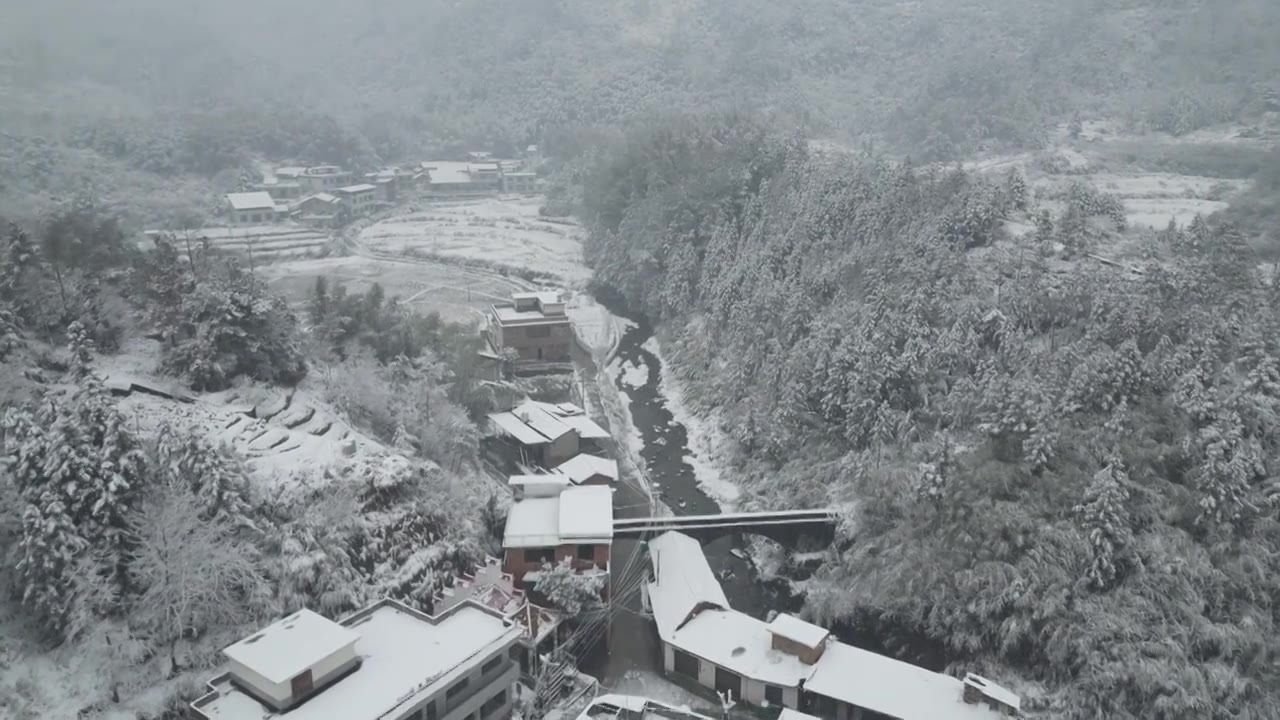 航拍乡村雪景视频下载