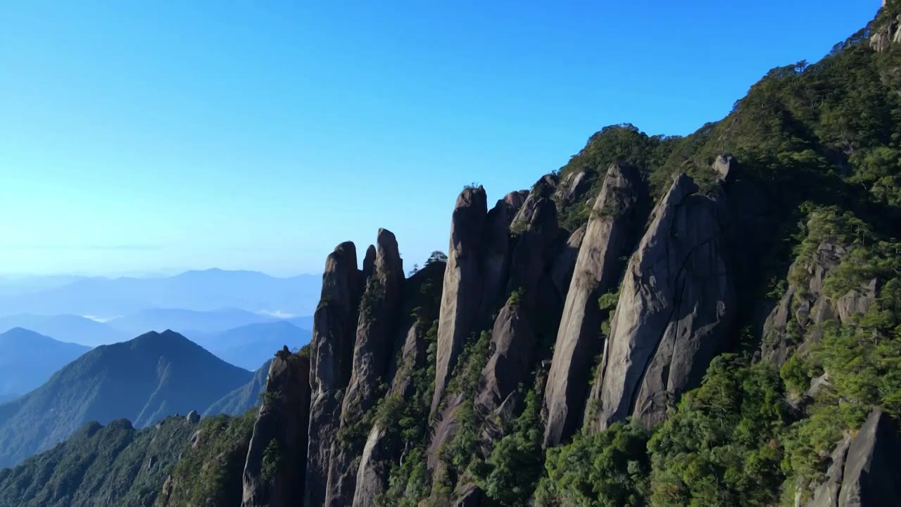 航拍江西三清山山顶的秀丽峰丛视频素材