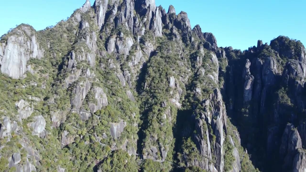 航拍江西三清山山顶的秀丽峰丛视频素材