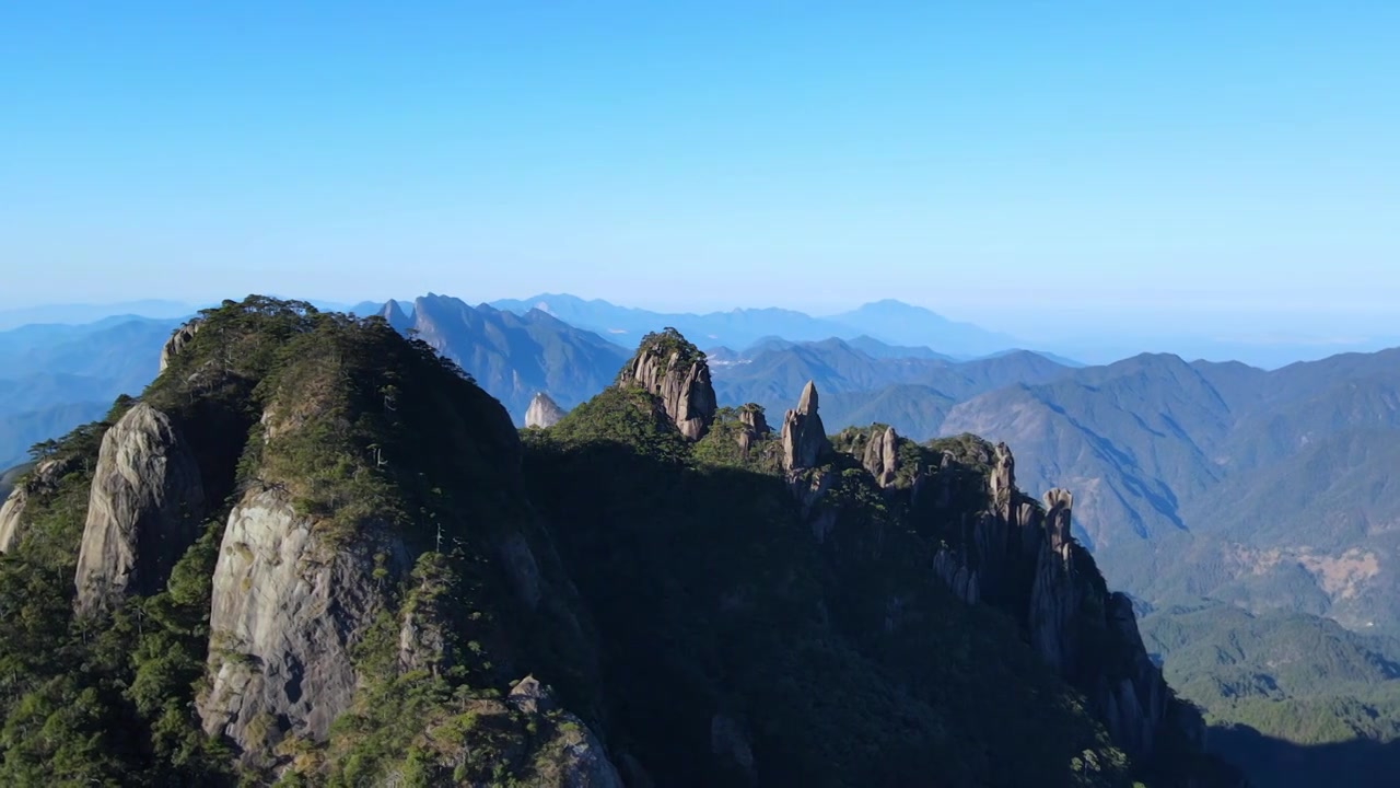 航拍江西三清山山顶的秀丽峰丛视频素材