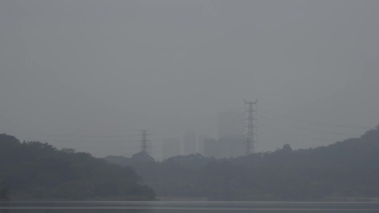 早晨雾霾天气的东莞同沙生态公园视频素材