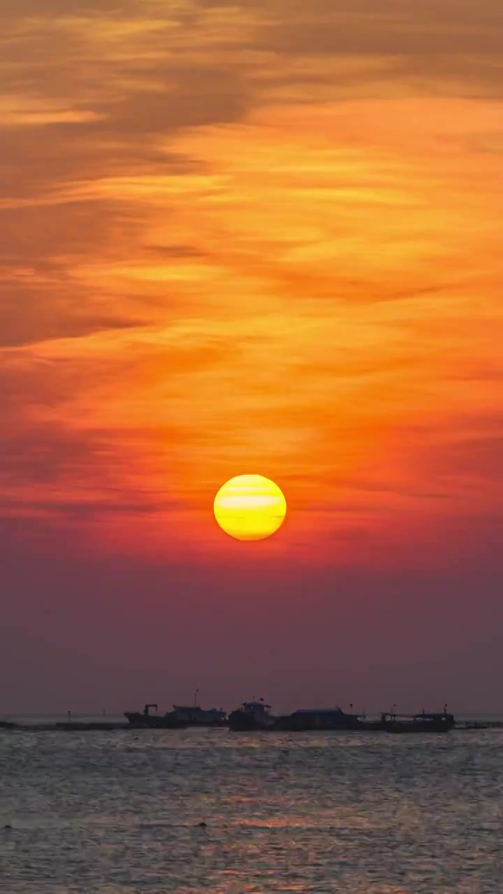 中国海南三亚西岛傍晚日落夕阳延时视频素材