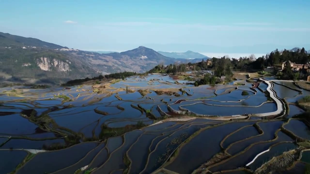 航拍冬日的元阳梯田视频素材