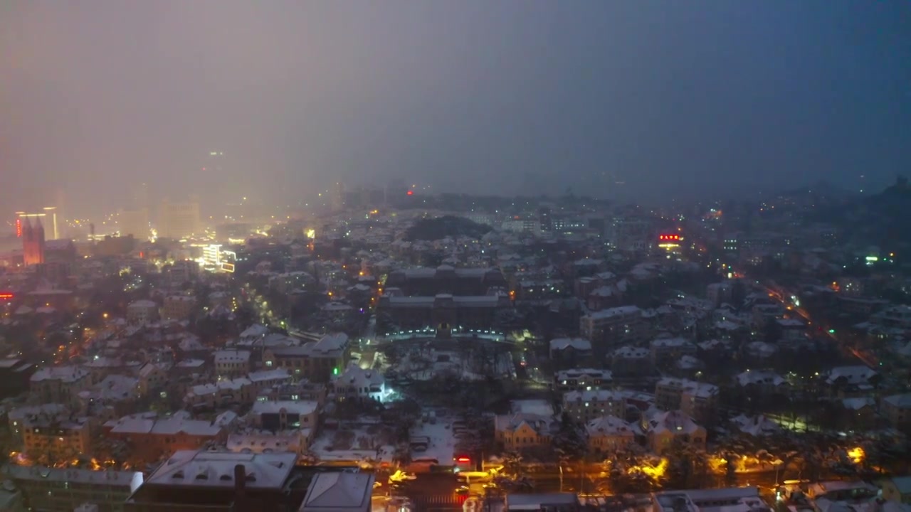 青岛雪后的夜色，城市航拍视频素材