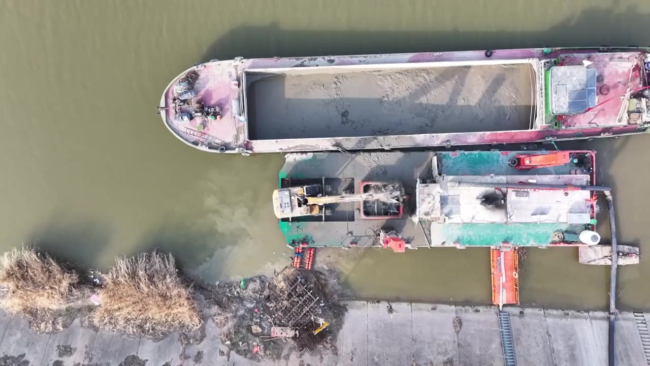 周口沙颍河清淤淤泥堆放场视频素材