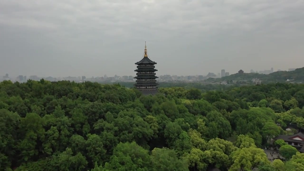 航拍杭州雷峰塔视频素材