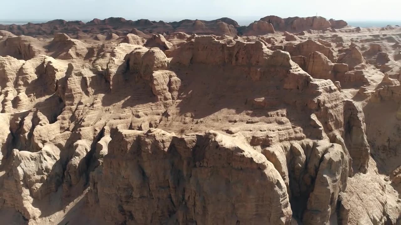 青海海西柴达木盆地俄博梁雅丹群戈壁视频素材