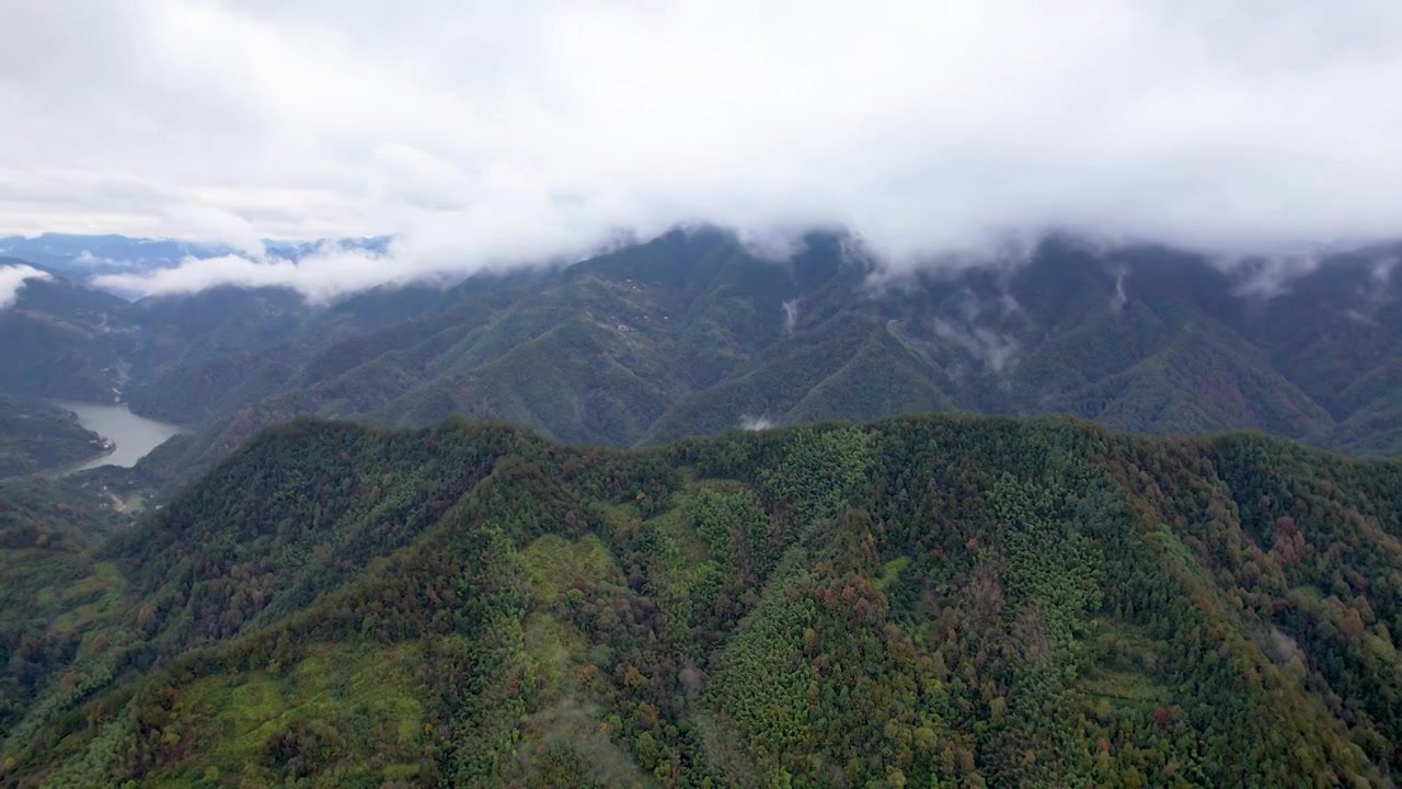 黄山新安江山水画廊自然风光徽文化古村落航拍视频素材