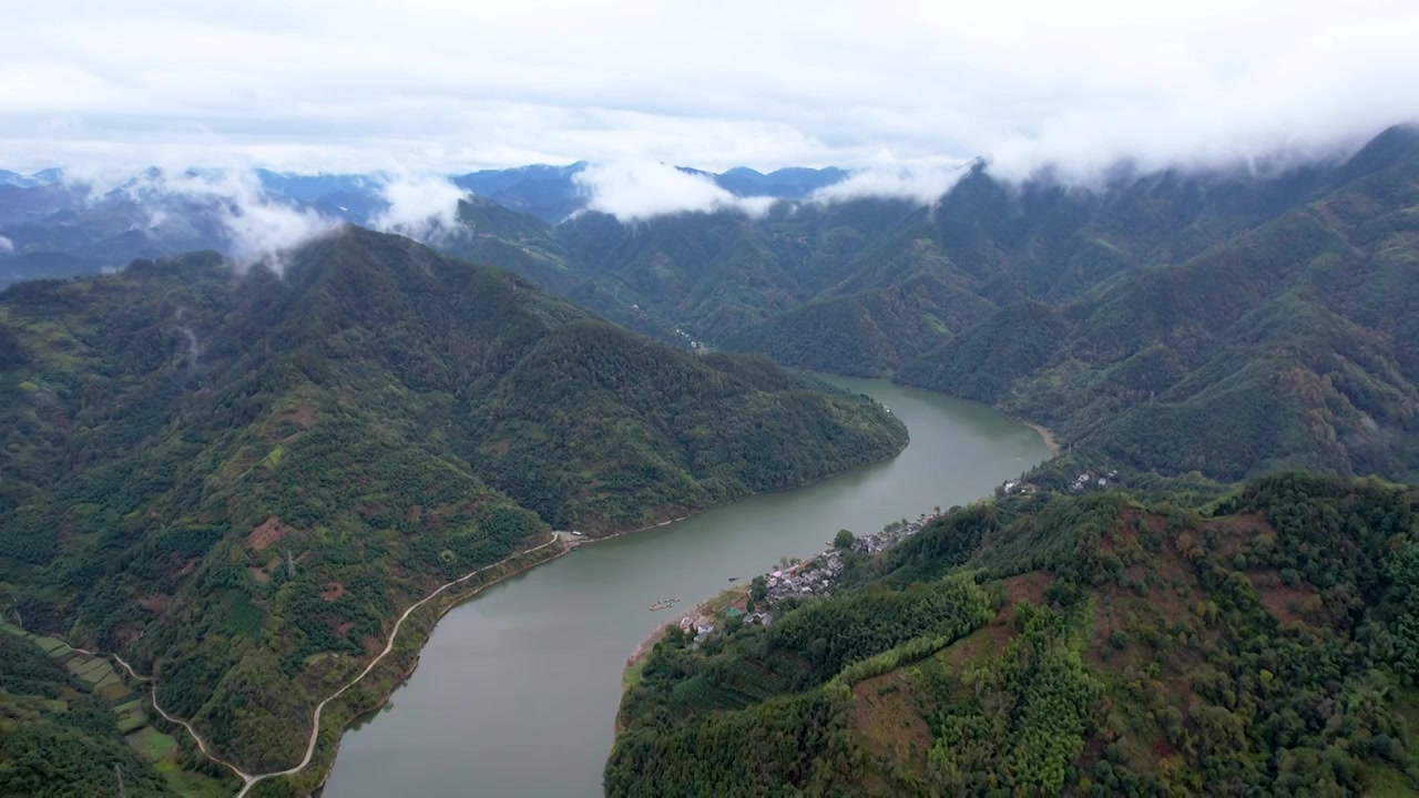 黄山新安江山水画廊自然风光徽文化古村落航拍视频素材