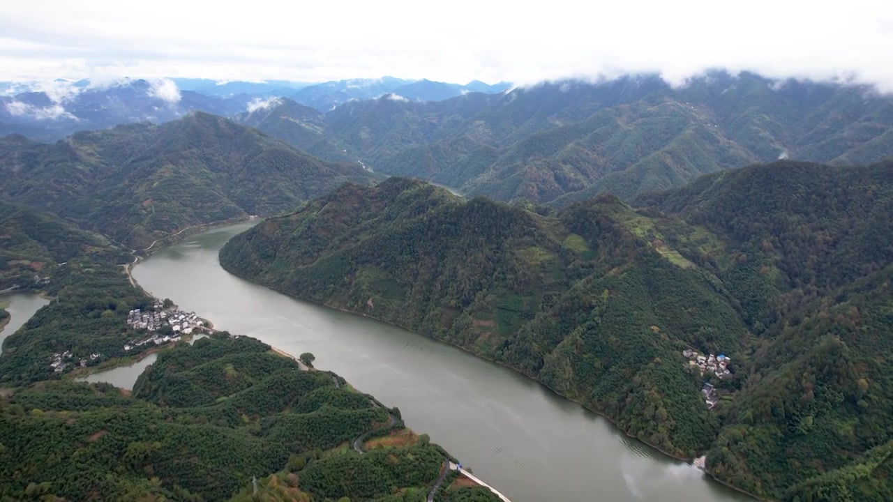 黄山新安江山水画廊自然风光徽文化古村落航拍视频素材