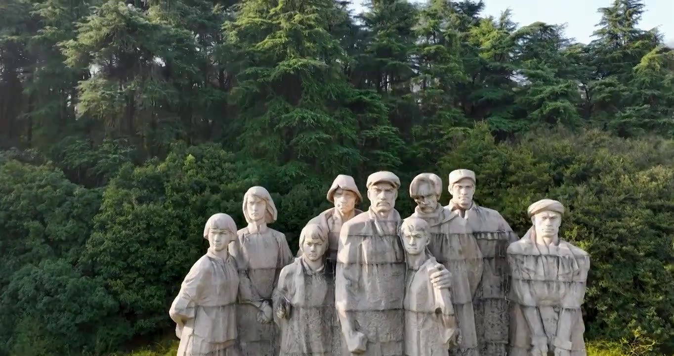 江苏南京：雨花台革命烈士群雕及纪念碑视频素材