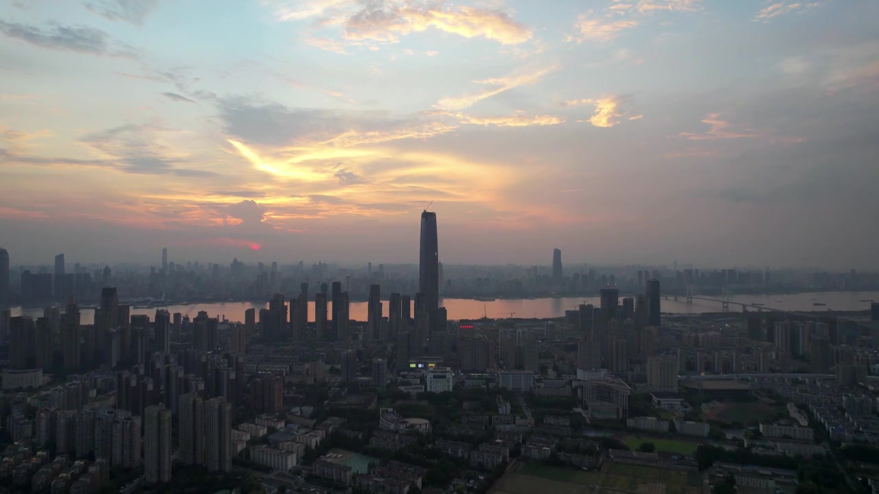 航拍武汉地标天际线高楼夕阳晚霞落日视频素材