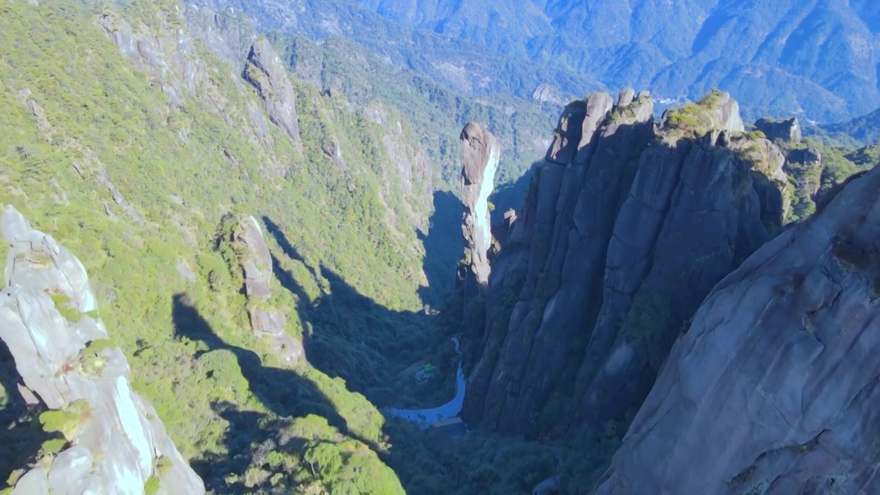 航拍江西风景名胜三清山巨蟒峰视频素材