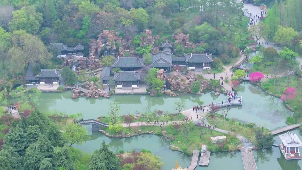 航拍烟雨江南扬州瘦西湖风景区视频素材