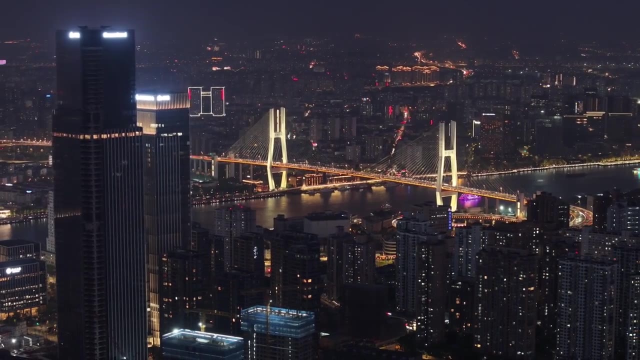 航拍上海浦东新区外滩城市建筑夜景风光视频素材