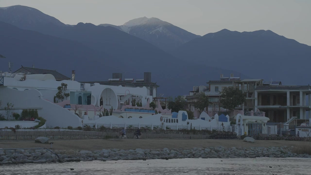 云南旅游大理古城苍山洱海村庄度假民宿群视频素材