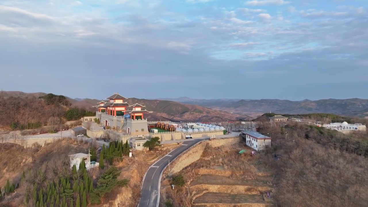 航拍春季群山连绵的日出视频素材