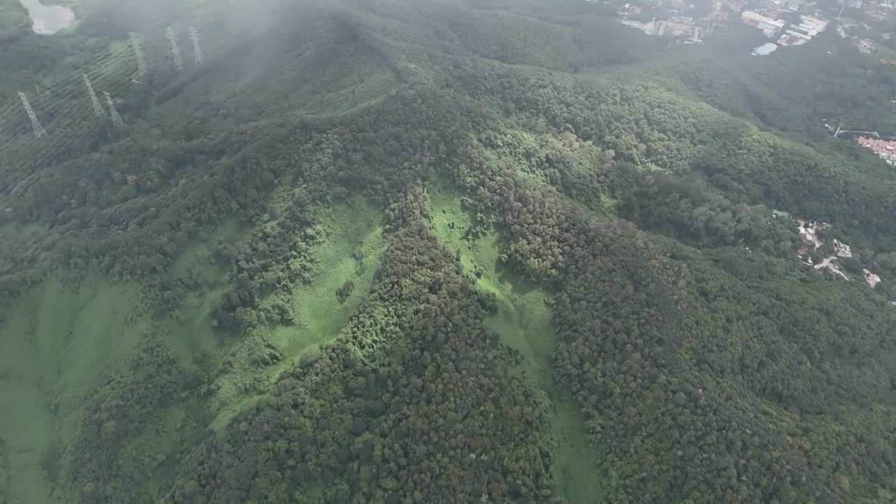 穿过云层看青山视频下载