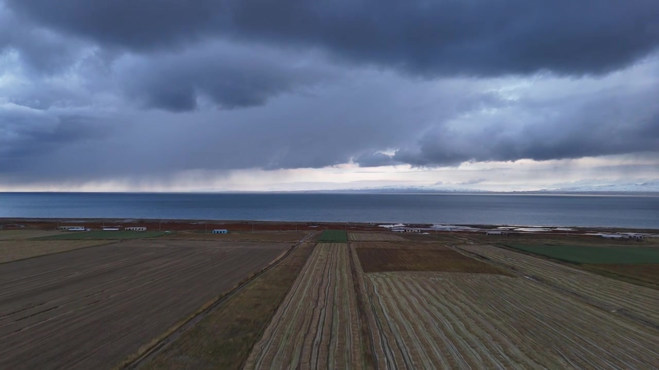 青海湖边的景色视频下载