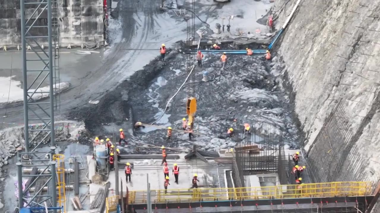 广西平陆运河 企石枢纽建设热火朝天视频素材