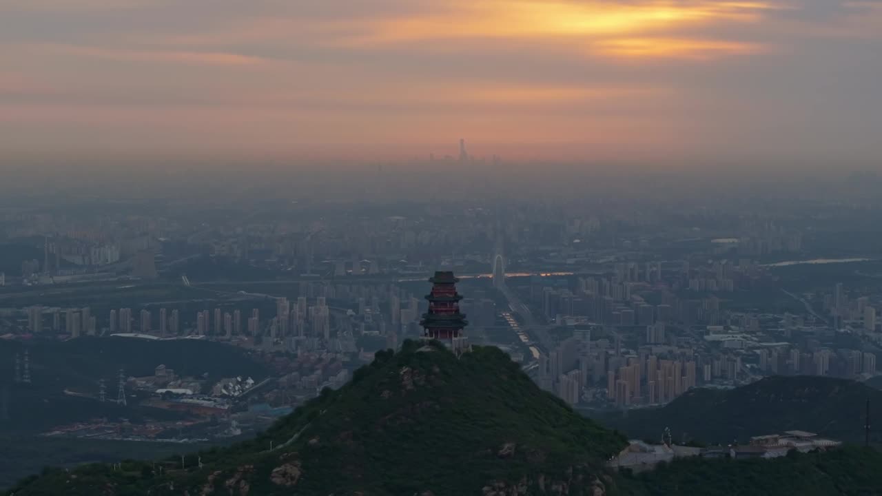 北京航拍西山定都阁俯瞰城市晨曦光影视频素材