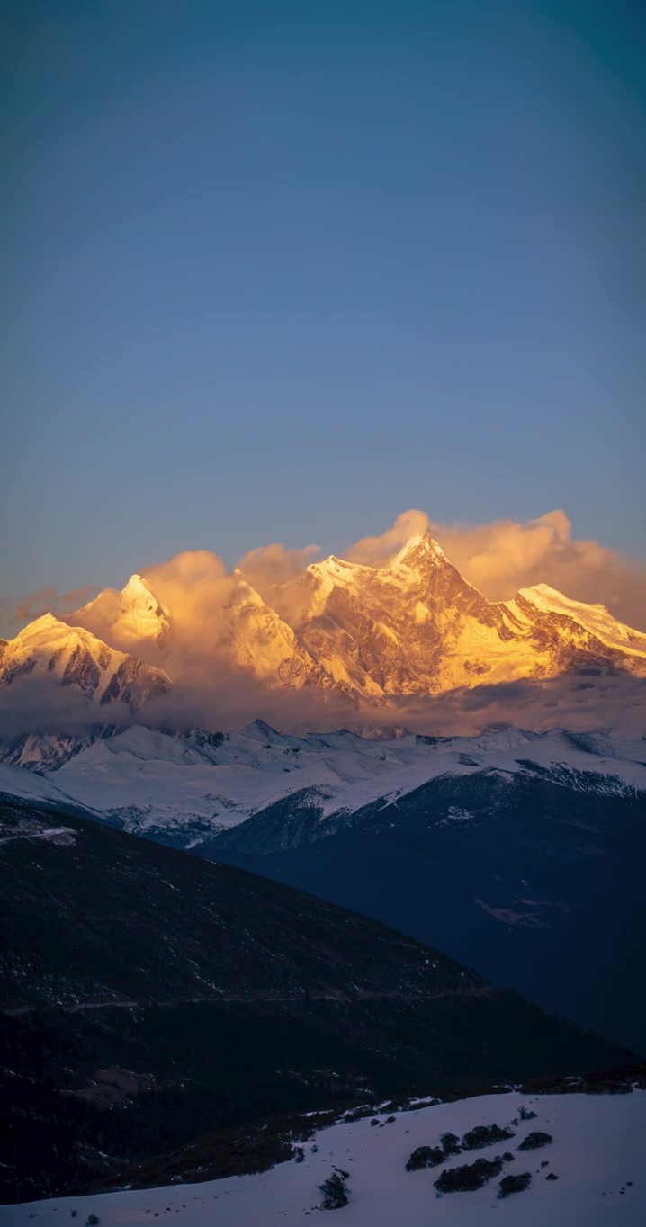 国道G318色季拉山口看南迦巴瓦峰的金山时刻视频下载