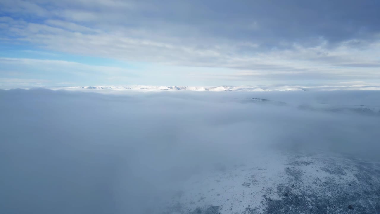 四川甘孜川西高原雪天山顶平流雾日出雪山航拍合集视频素材