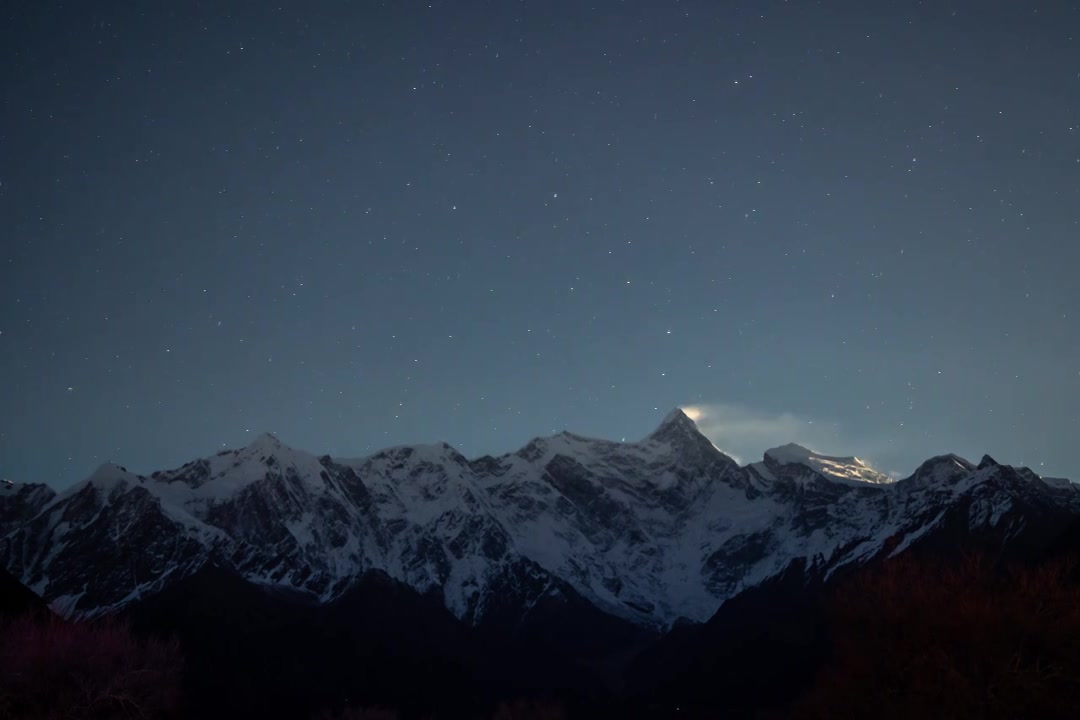 南迦巴瓦峰星空延时视频素材