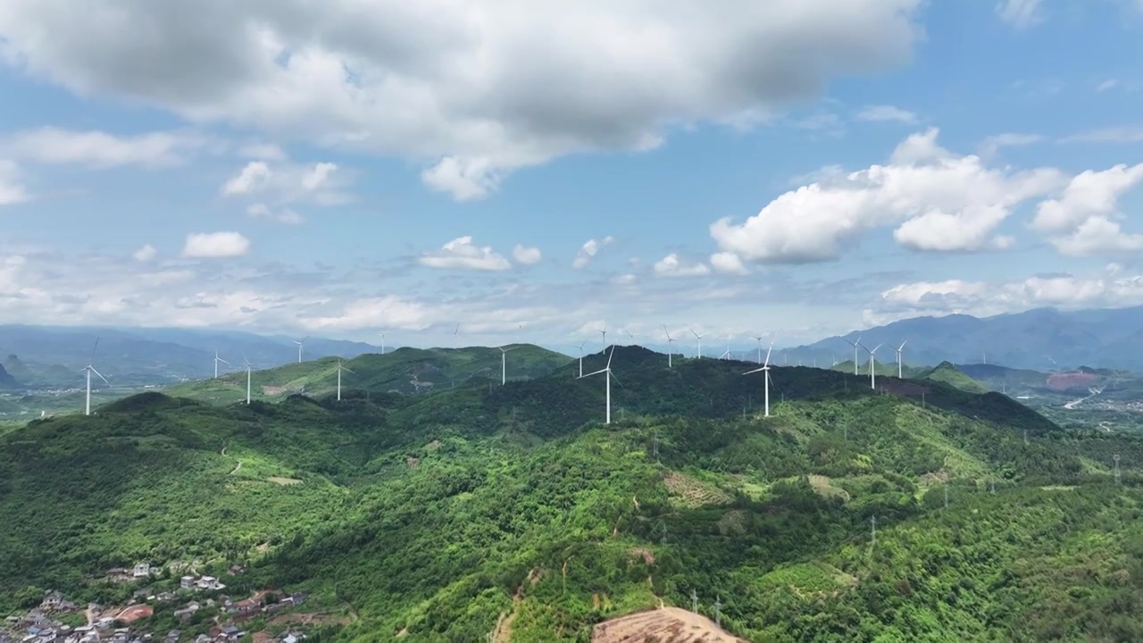 风车山风力发电绿色清洁能源视频素材