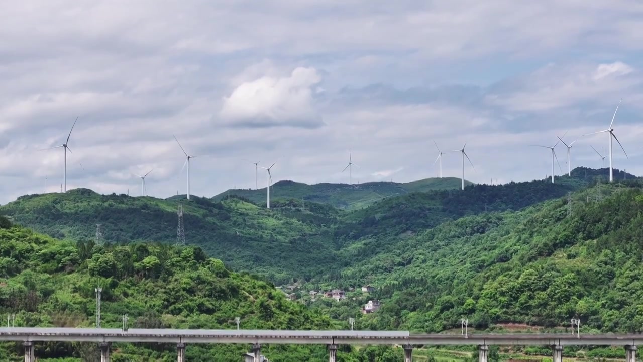 风车山风力发电绿色清洁能源视频素材