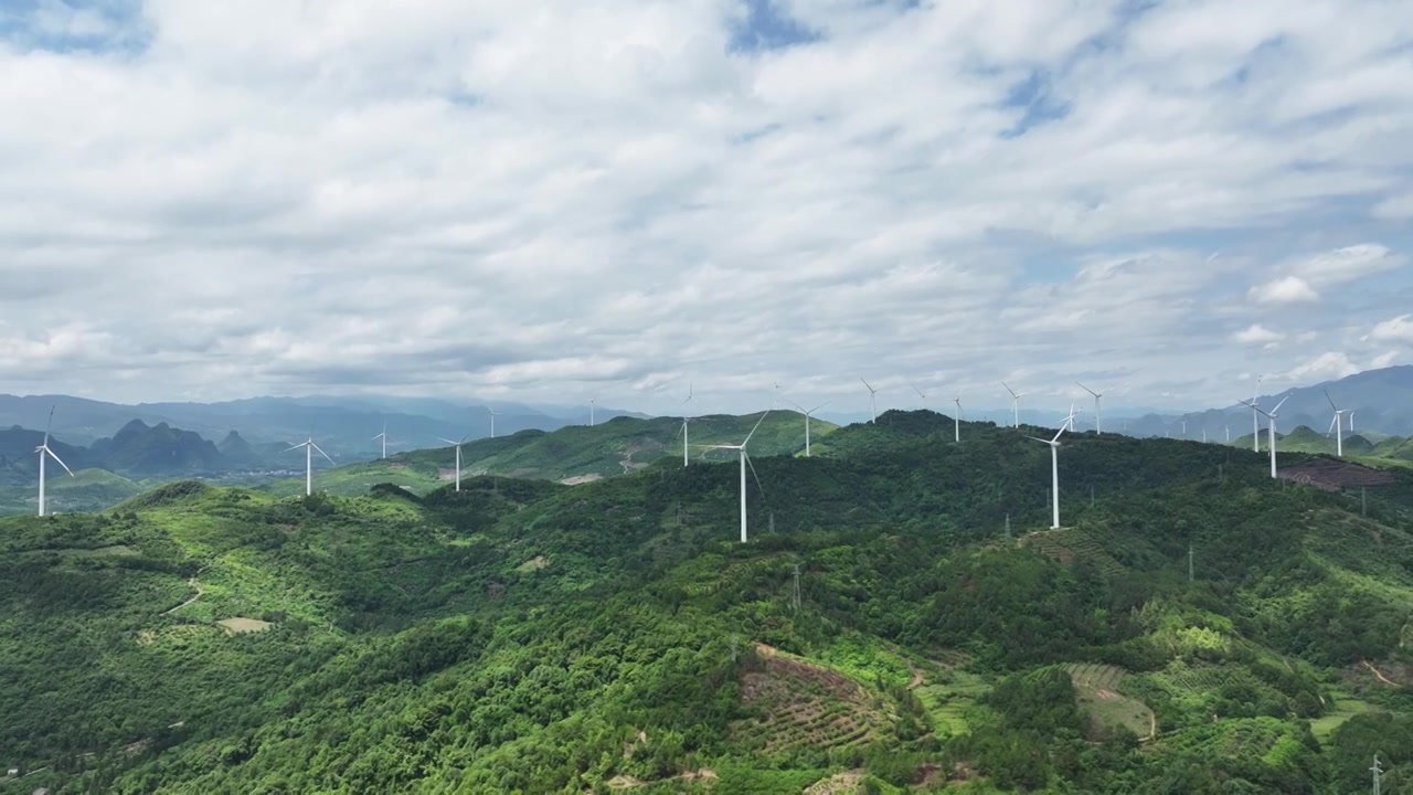 风车山风力发电绿色清洁能源视频素材