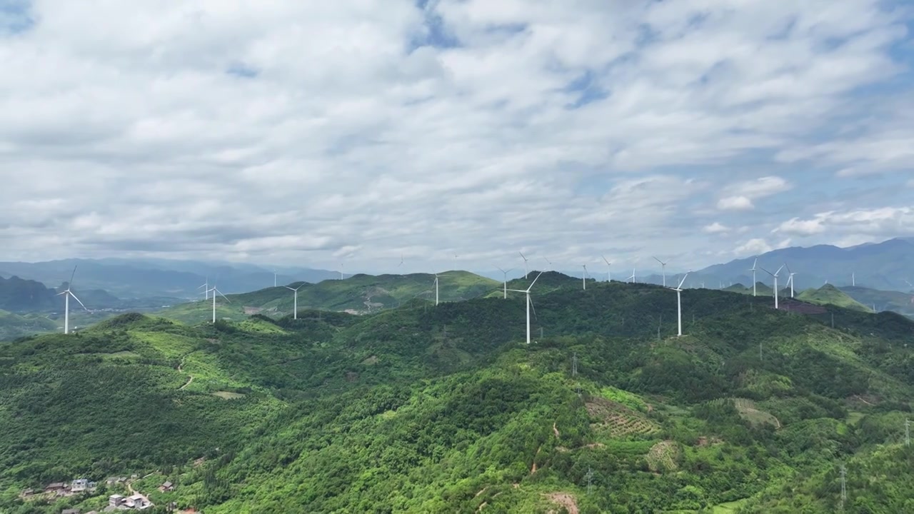 风车山风力发电绿色清洁能源视频素材