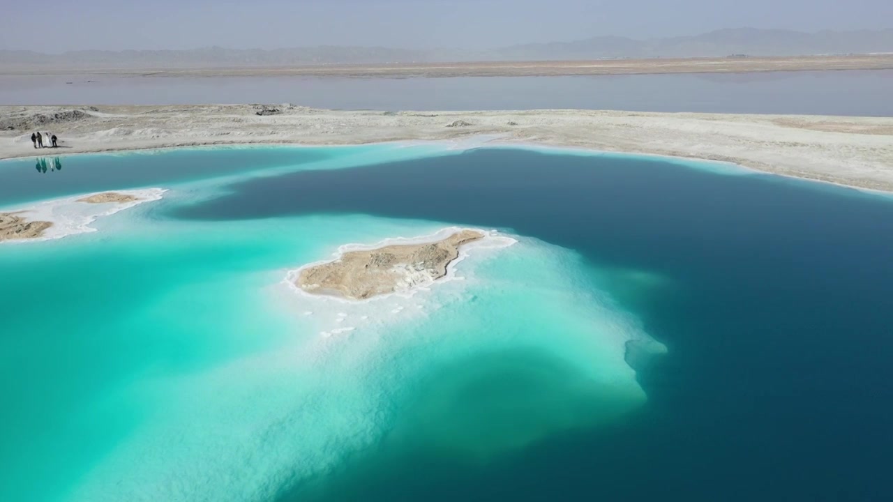 青海旅游著名景点翡翠湖航拍视频视频素材