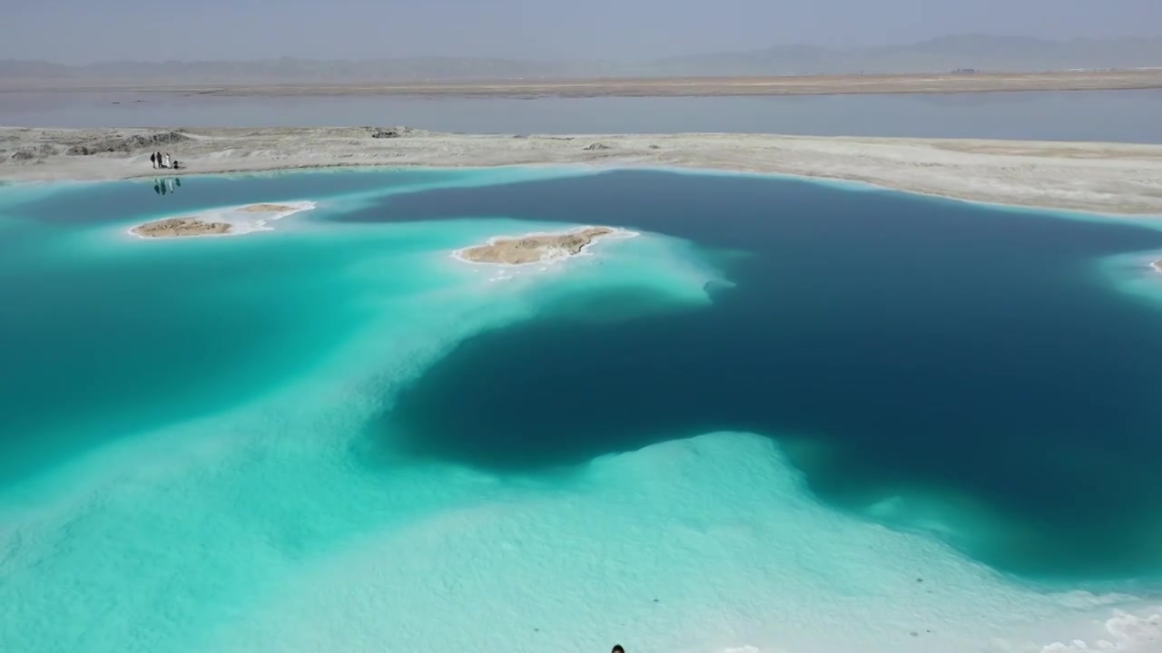 青海旅游著名景点翡翠湖航拍视频视频素材