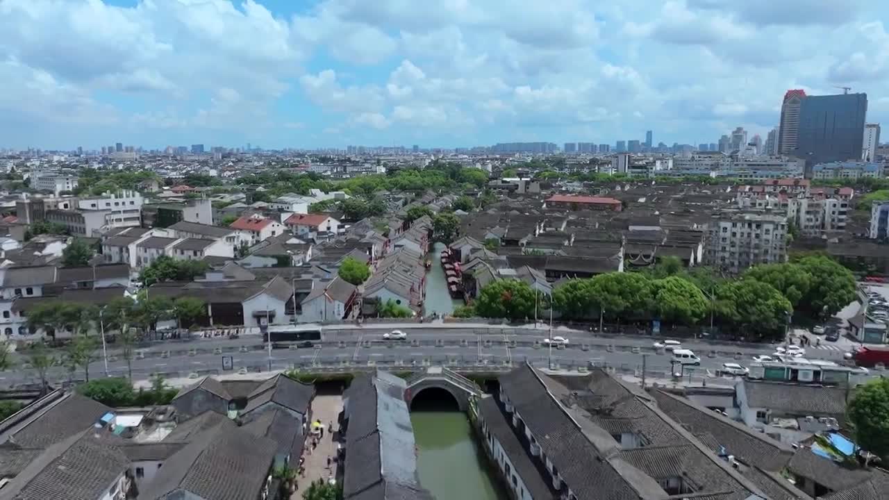 合集-夏日苏州水晶天里的姑苏城古典山塘街风景航拍视频素材