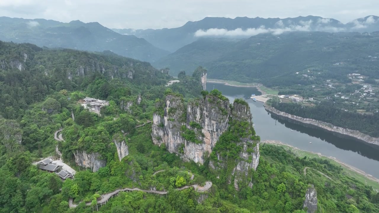 湖北恩施大清江景区：恩施清江红花峡石林航拍风光视频素材