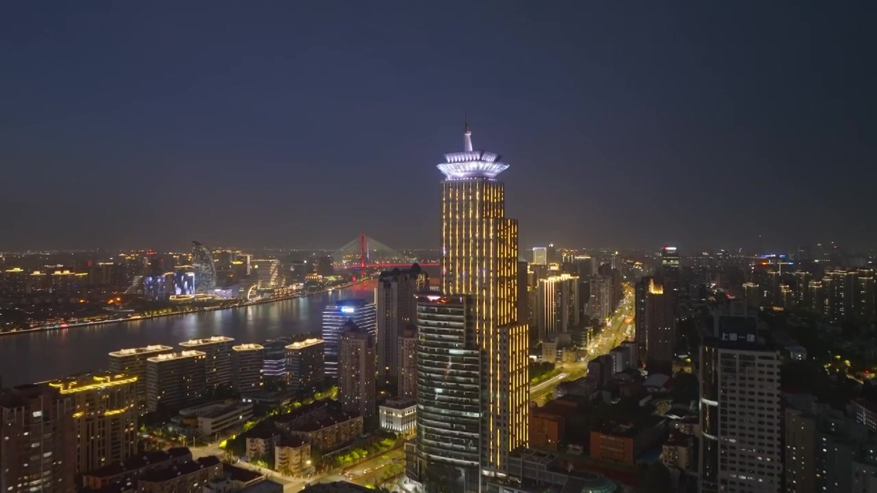 上海国际航运金融大厦夜晚夜景航拍视频素材