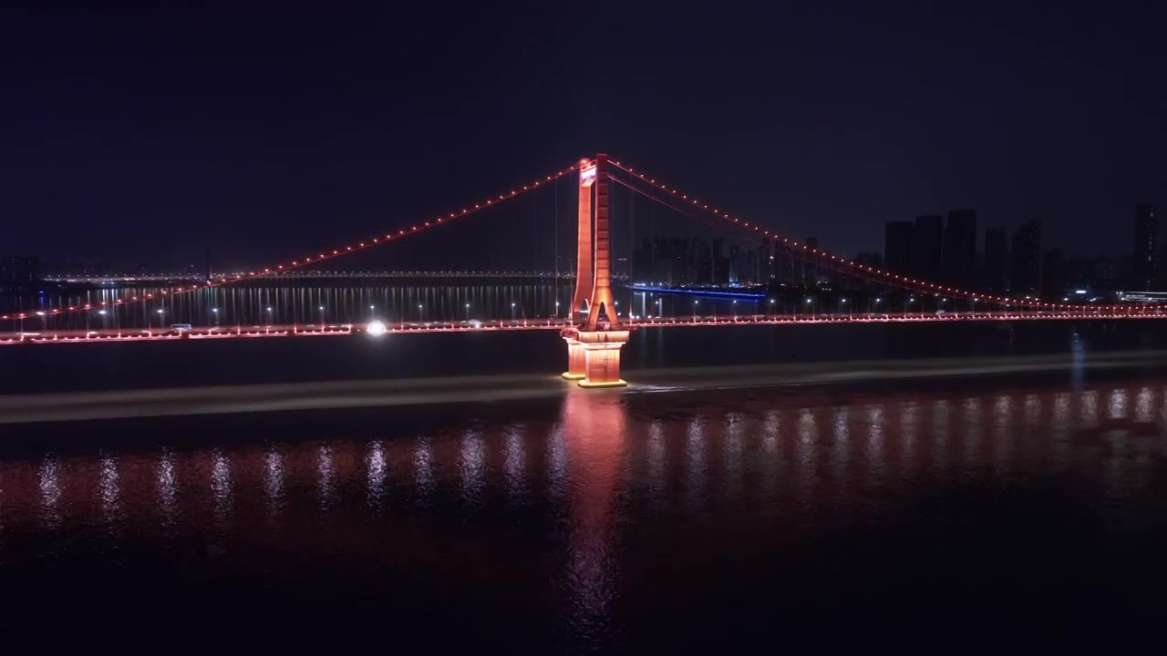 航拍武汉鹦鹉洲长江大桥夜景4K视频素材