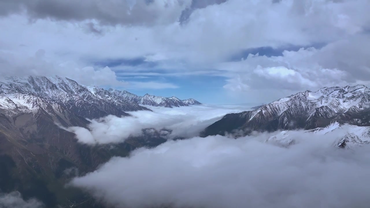 四川甘孜子梅垭口贡嘎雪山视频素材