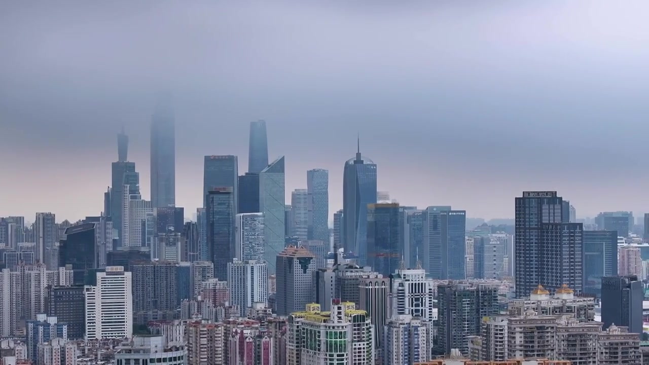 大雨来临前的广州CBD高楼视频素材