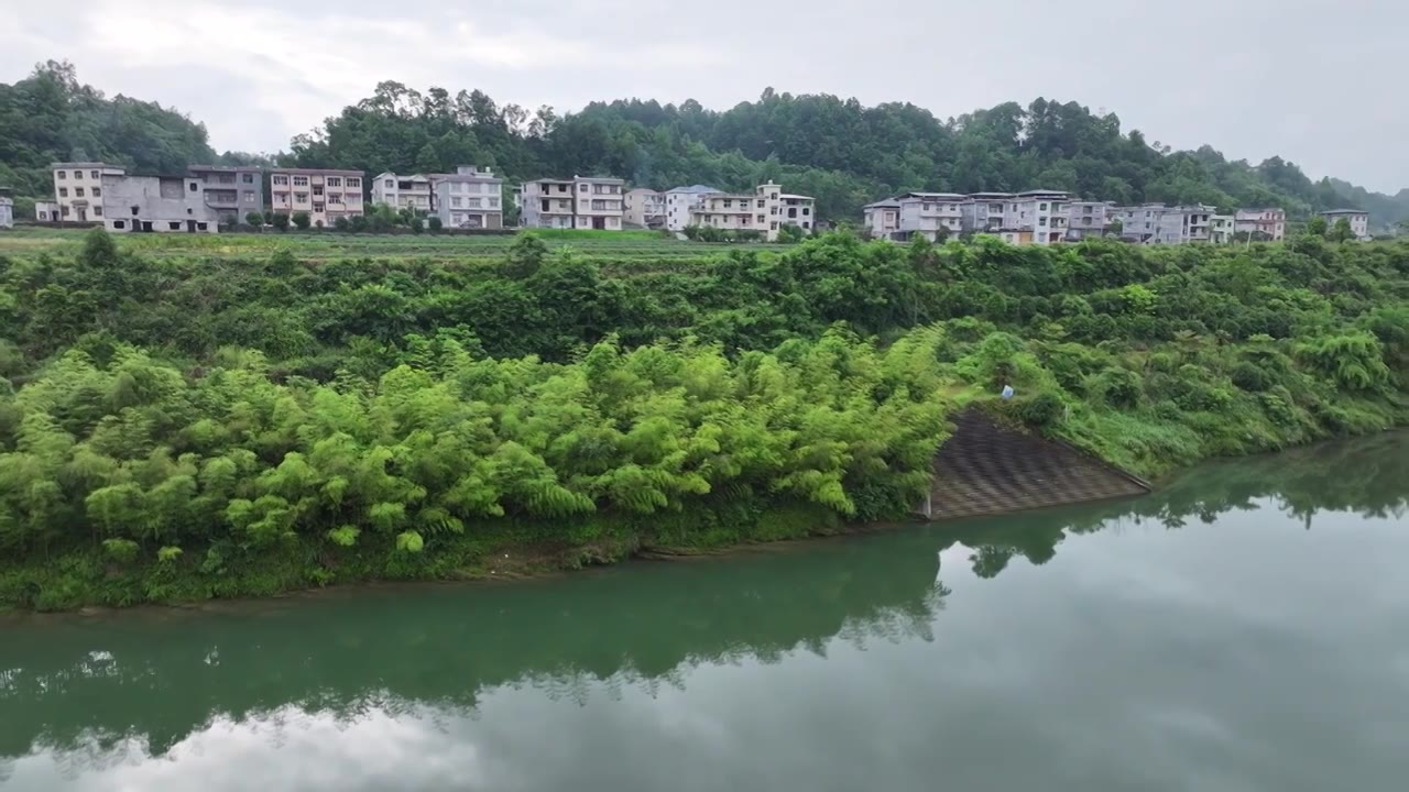 仙佛寺酉水河边青山绿水小村庄视频下载