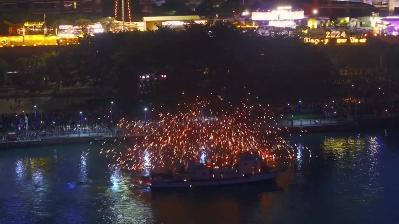 城市夜景江边两岸灯火通明视频素材