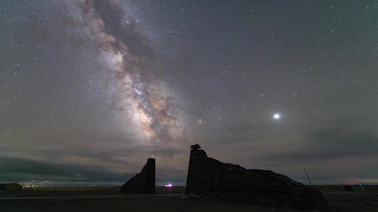 8K超清青海湖边星空延时视频素材