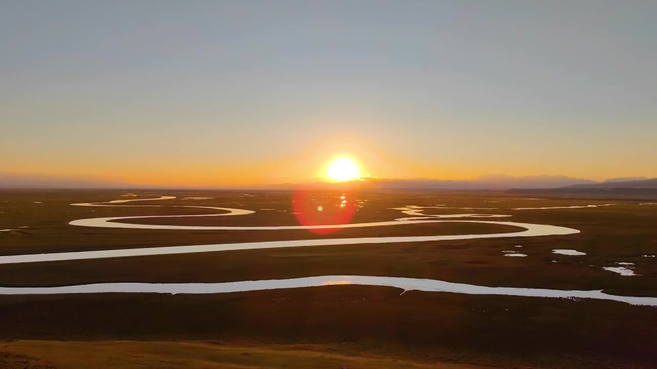 新疆巴音布鲁克日落夕阳九曲十八弯风光视频下载