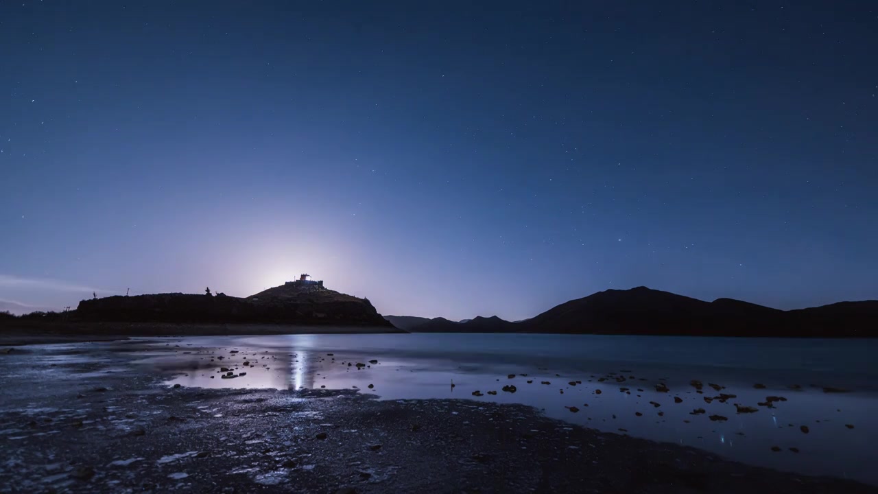 西藏羊卓雍错日托寺星空延时夜景视频素材