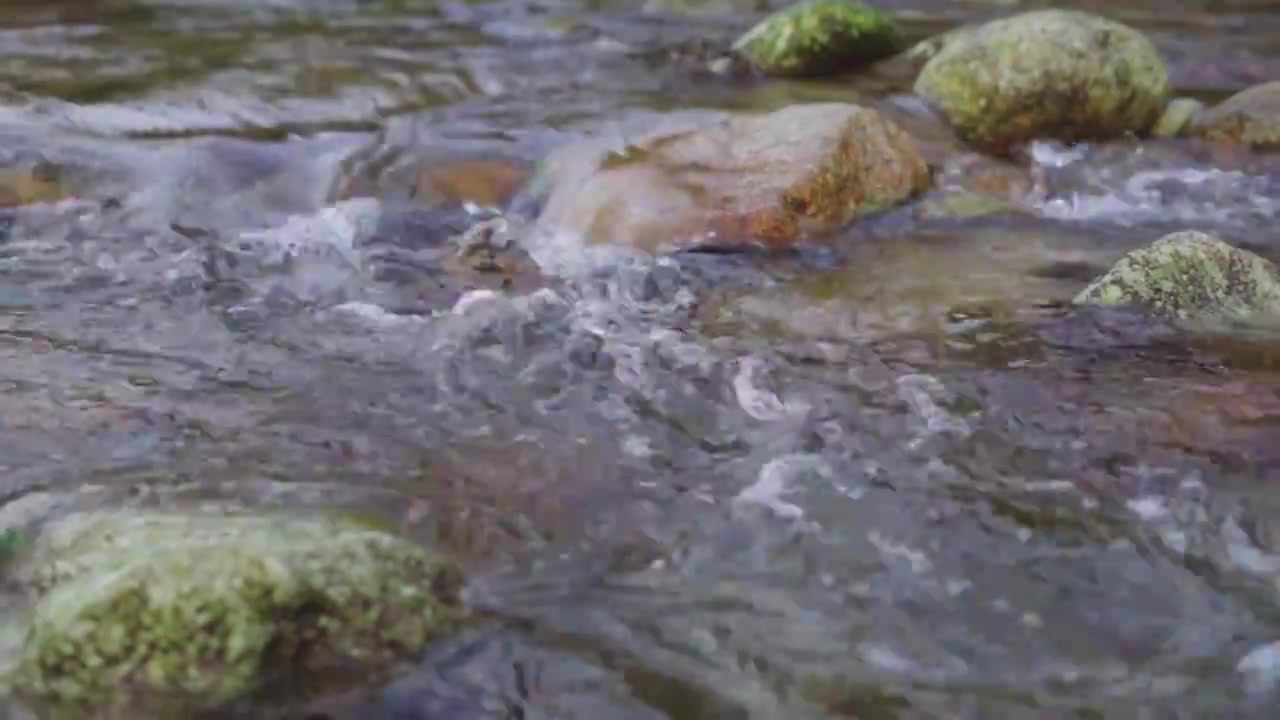 溪流河谷水质水源水资源矿泉水山泉水夏天视频素材