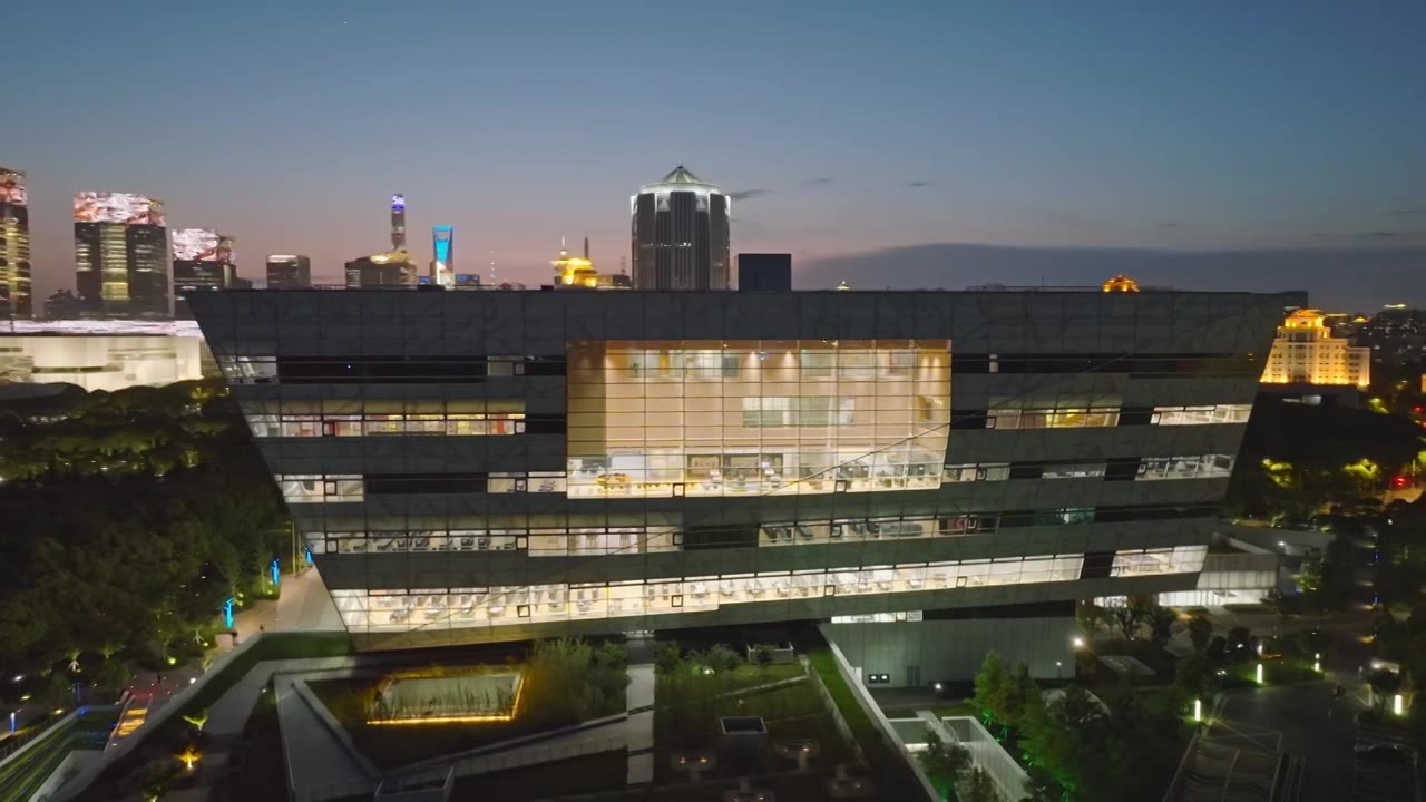 上海图书馆东馆夜景夜晚晚上航拍上海浦东视频素材