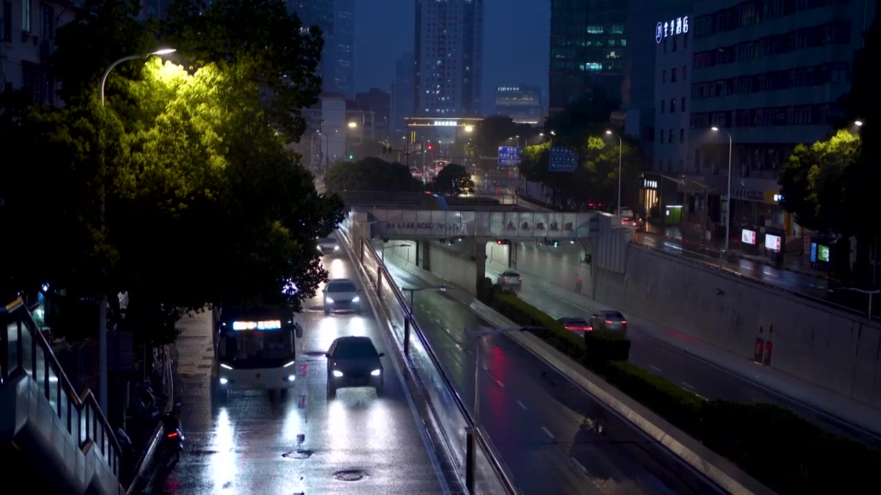 上海下雨天的夜晚视频素材