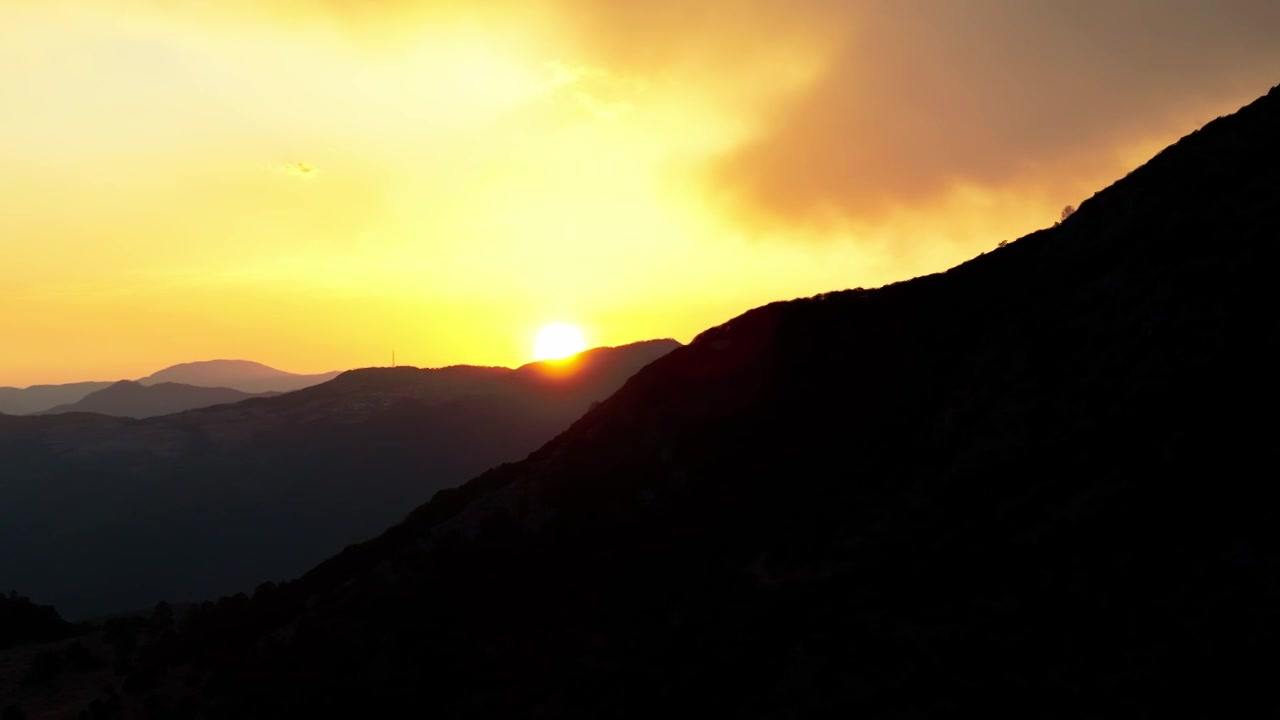 山和夕阳视频下载